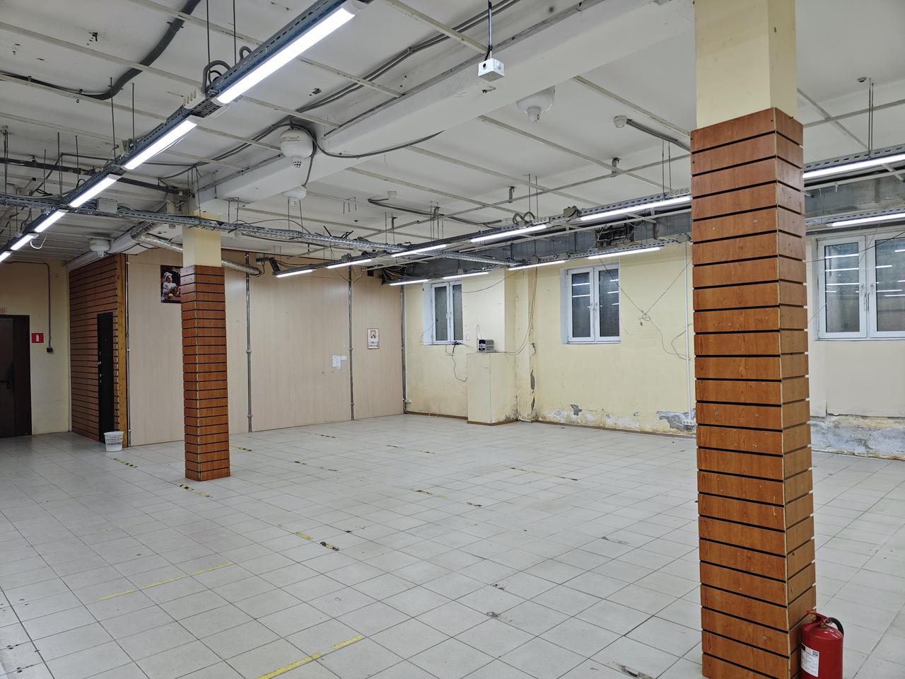 Сдам в аренду магазин 300 м.кв.