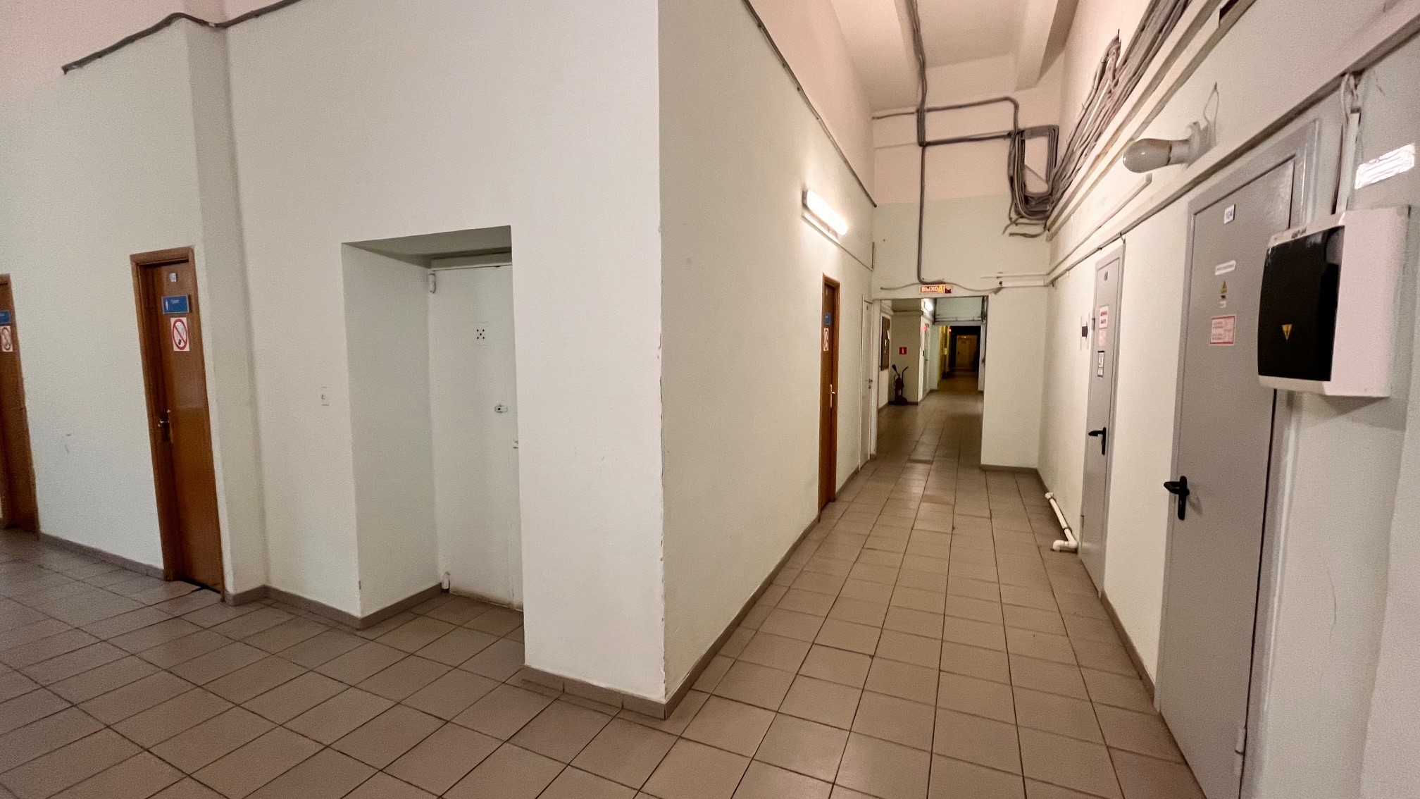 Фото: Аренда ПСН площадью 179,2 м2. Потолки 4,4 м test