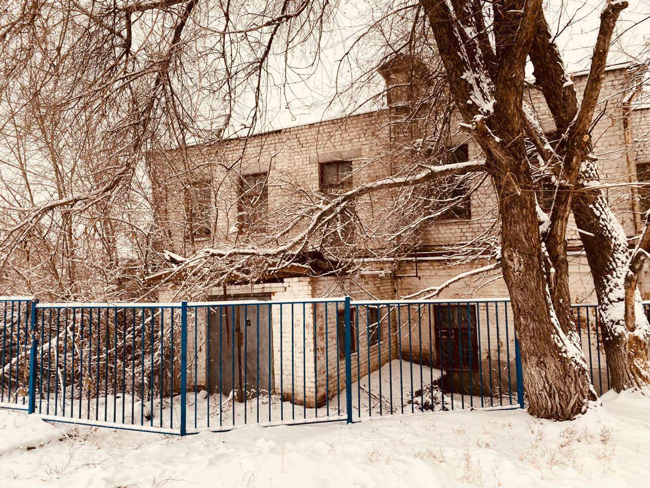 Продам торговое помещение 392.6 м.кв.