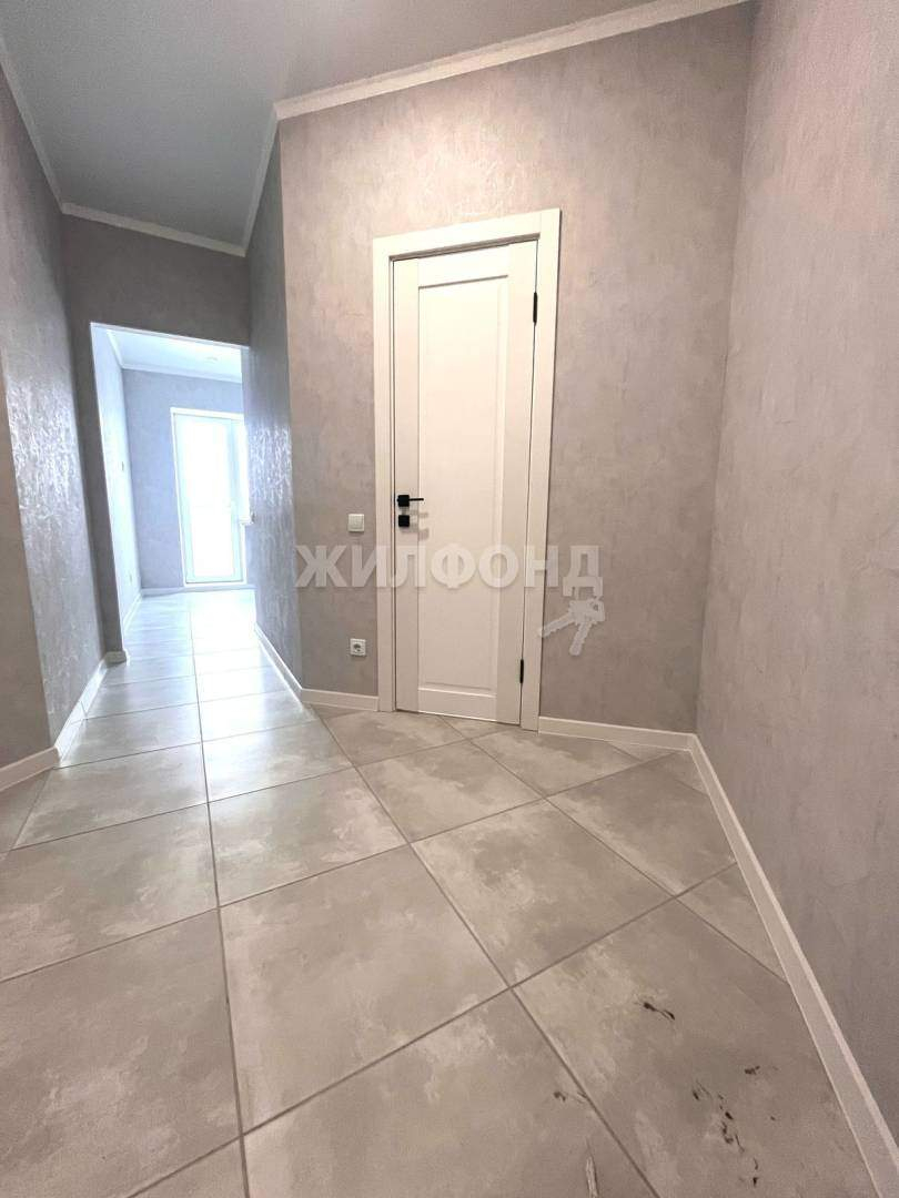 Квартира на продажу в Брянске, Горбатова улица, 35 фото №0