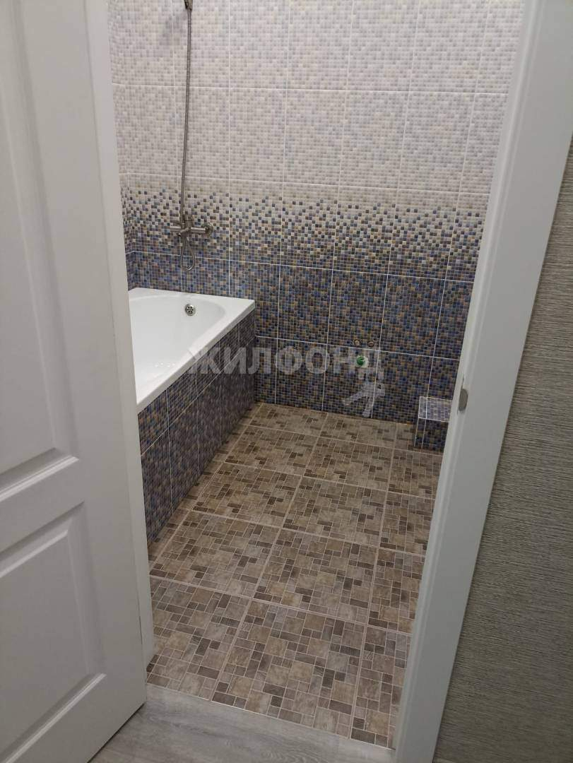 Квартира на продажу в Брянске, им А.Ф.Войстроченко улица, 1 фото №3