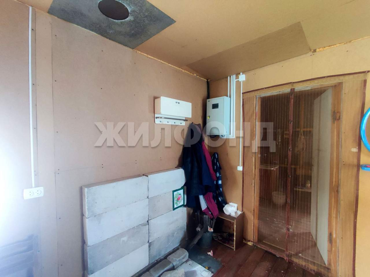 Продам земельный участок 1745 м.кв.
