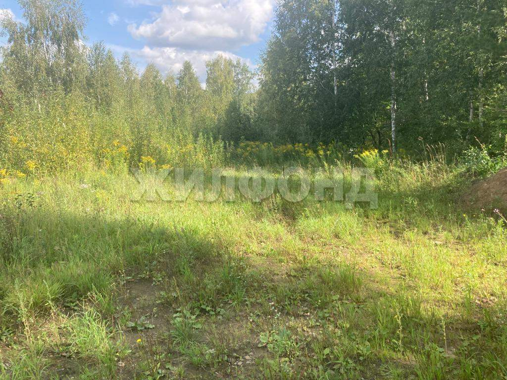 Продам земельный участок 600 м.кв.