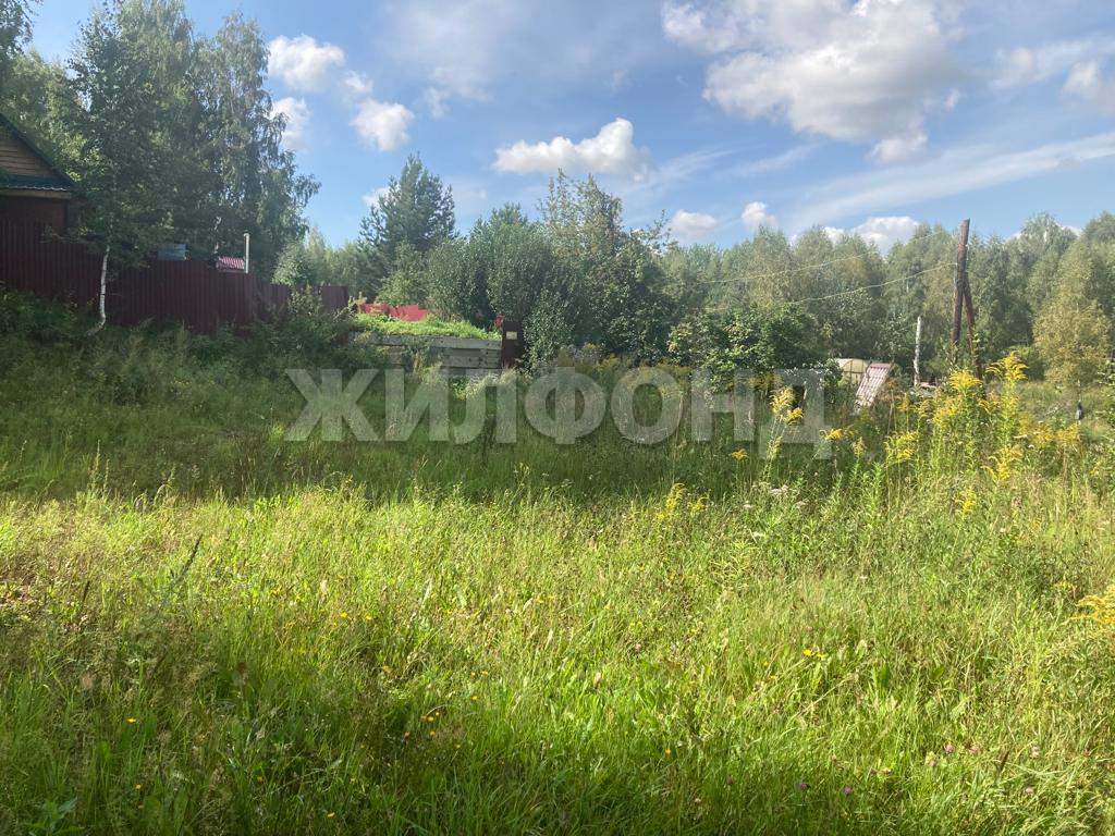 Продам земельный участок 600 м.кв.