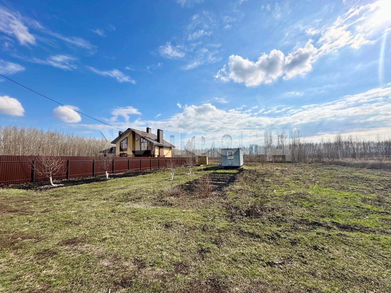 Продам земельный участок 600 м.кв.
