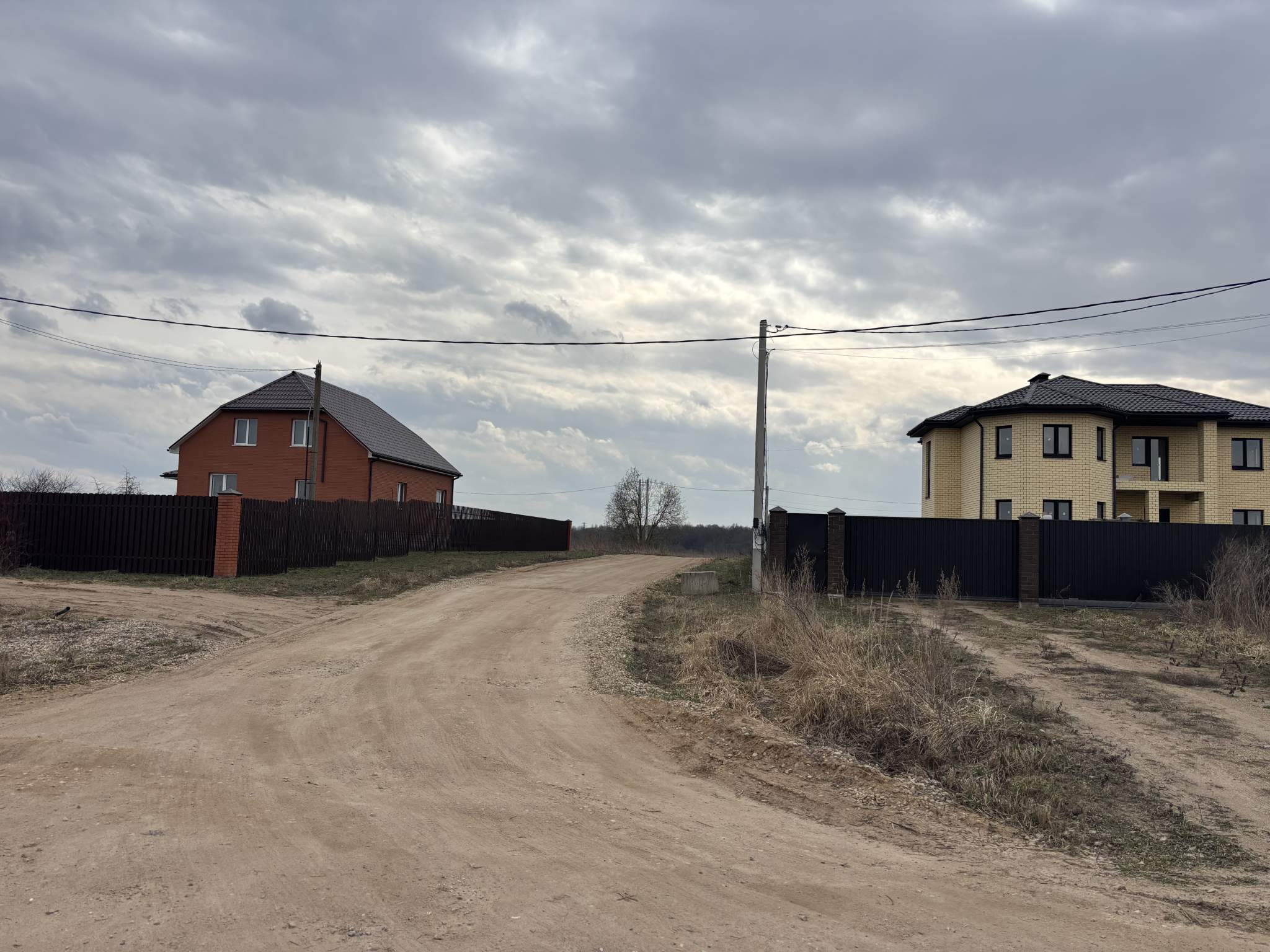 Продам земельный участок 1400 м.кв.