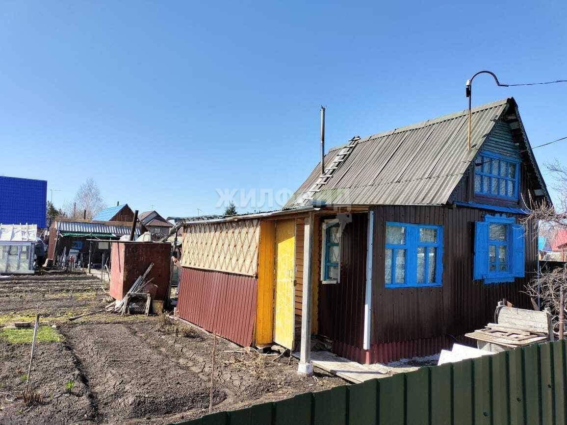 Продам земельный участок 610 м.кв.