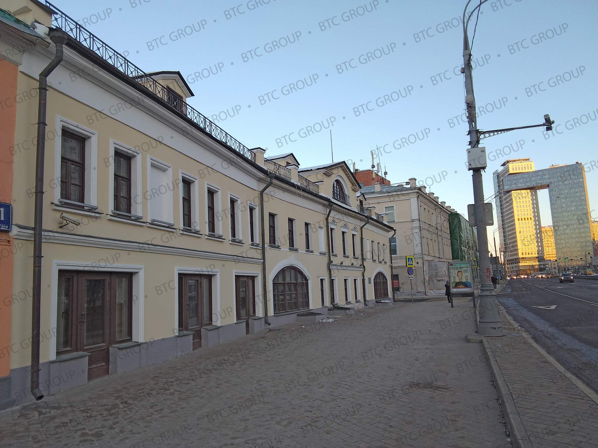 Продам торговое помещение 1302 м.кв.