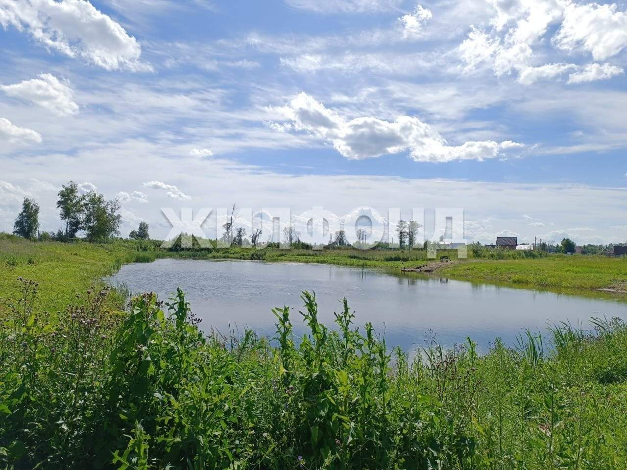 Продам земельный участок 602 м.кв.