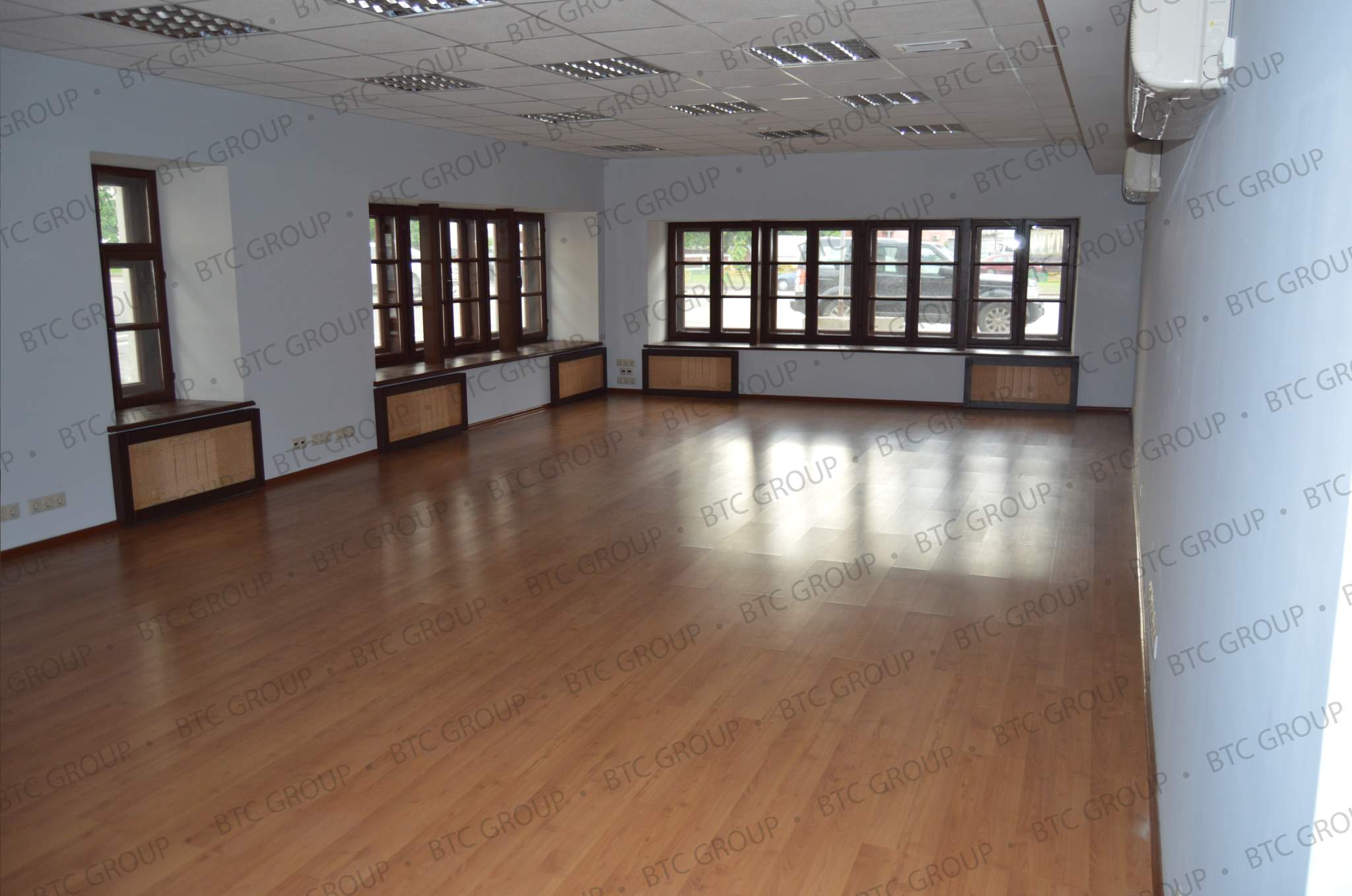 Продам торговое помещение 1302 м.кв.