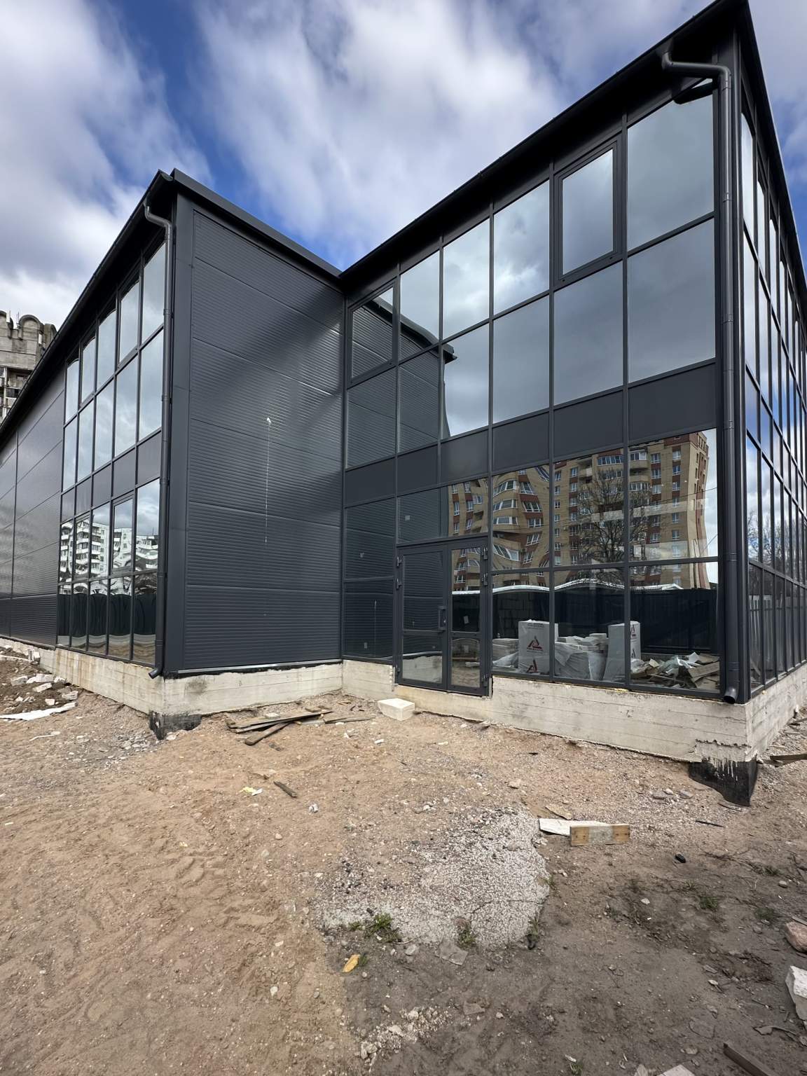 Продам торговое помещение 507.2 м.кв.