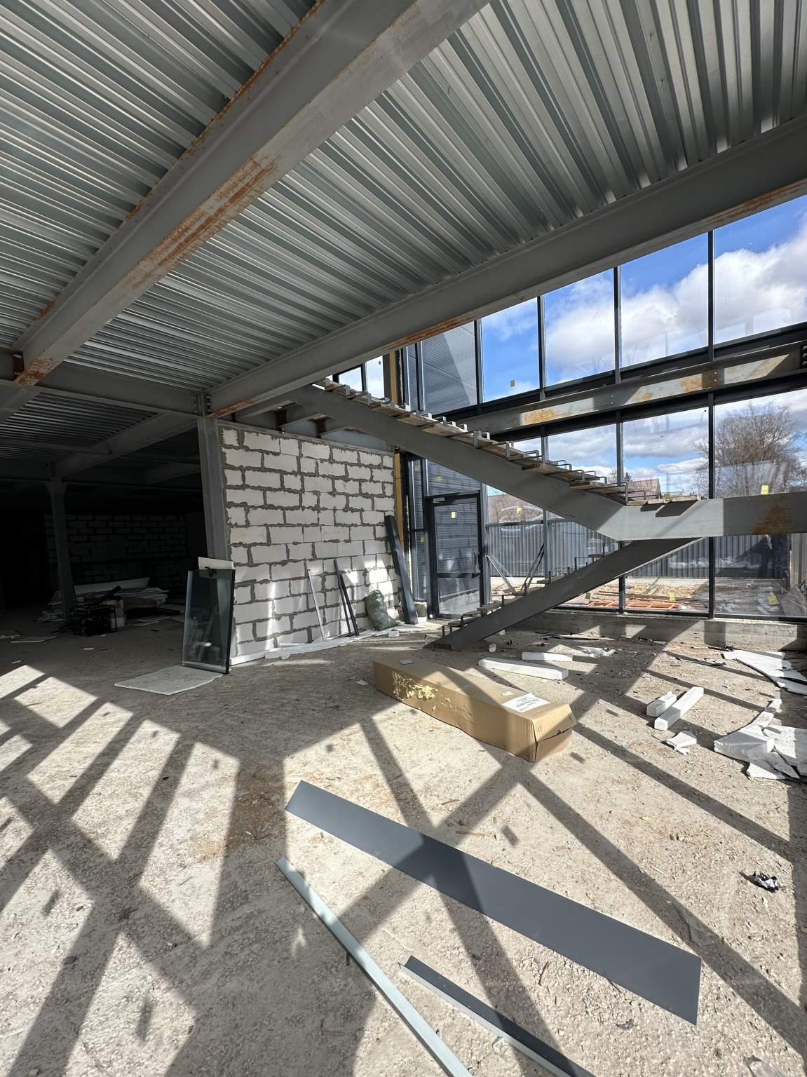 Продам торговое помещение 507.2 м.кв.