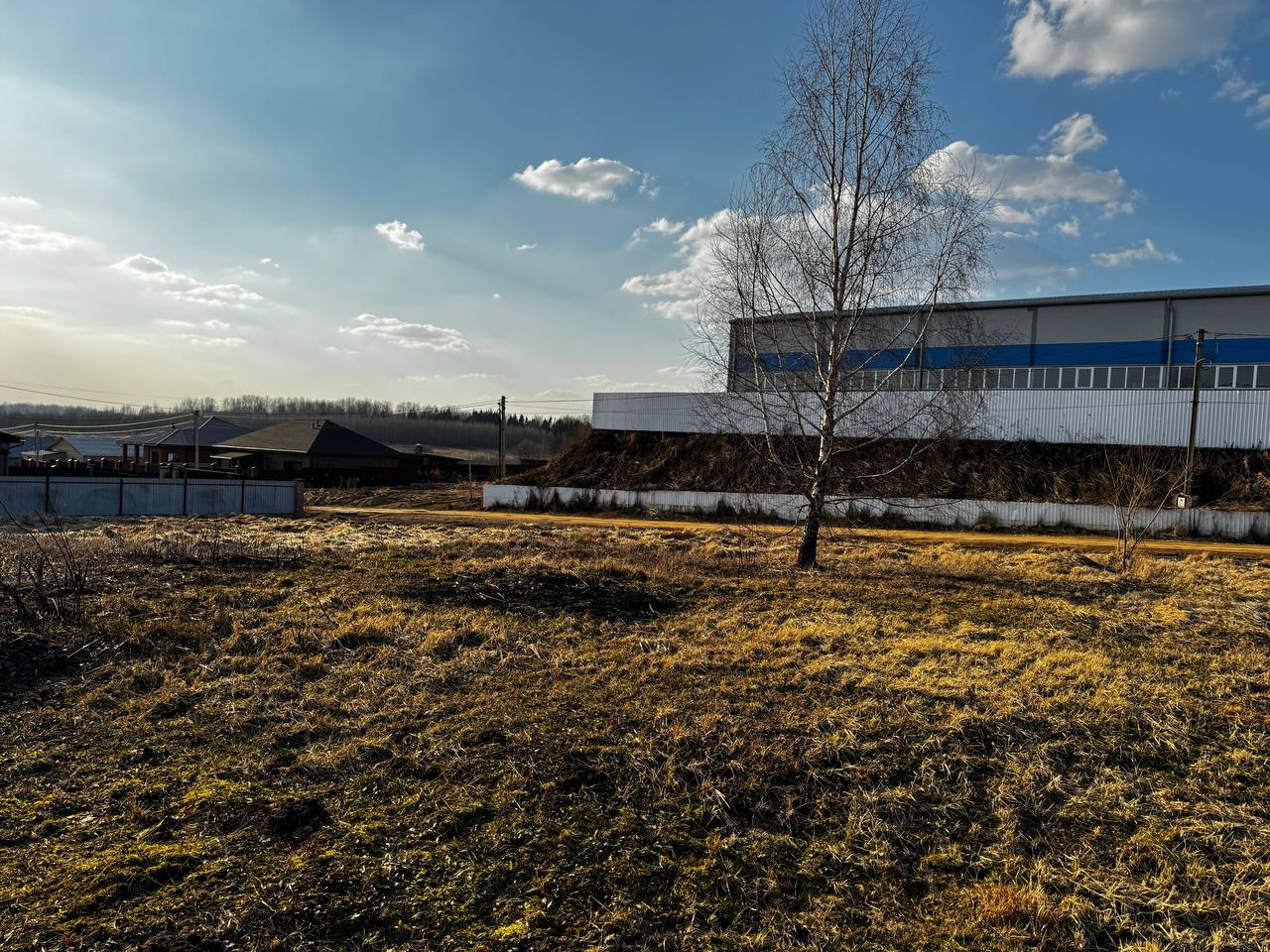 Продам земельный участок 1000 м.кв.