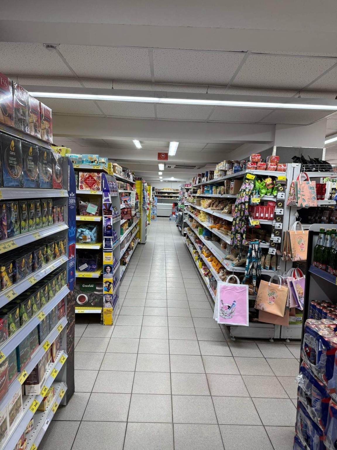 Продам торговое помещение 1427.4 м.кв.