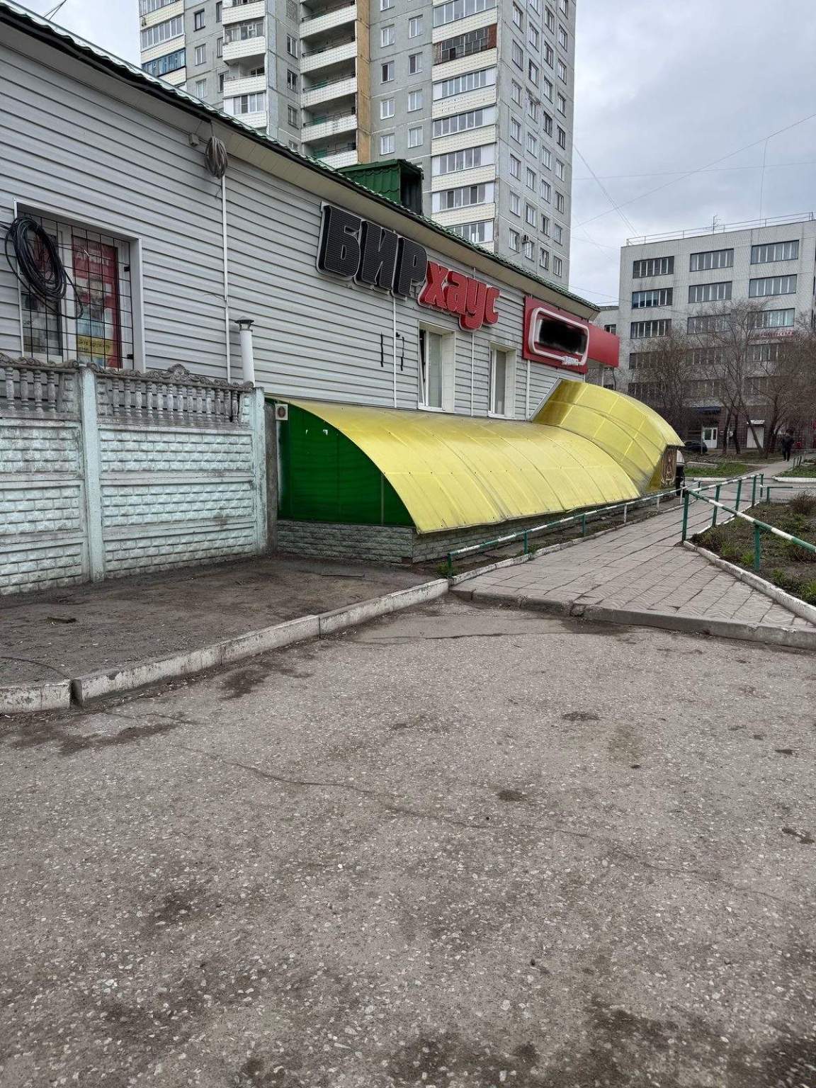 Продам торговое помещение 1427.4 м.кв.