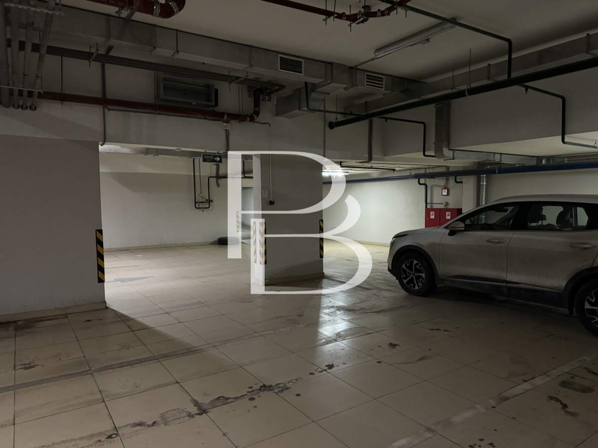 Продам торговое помещение 1800 м.кв.