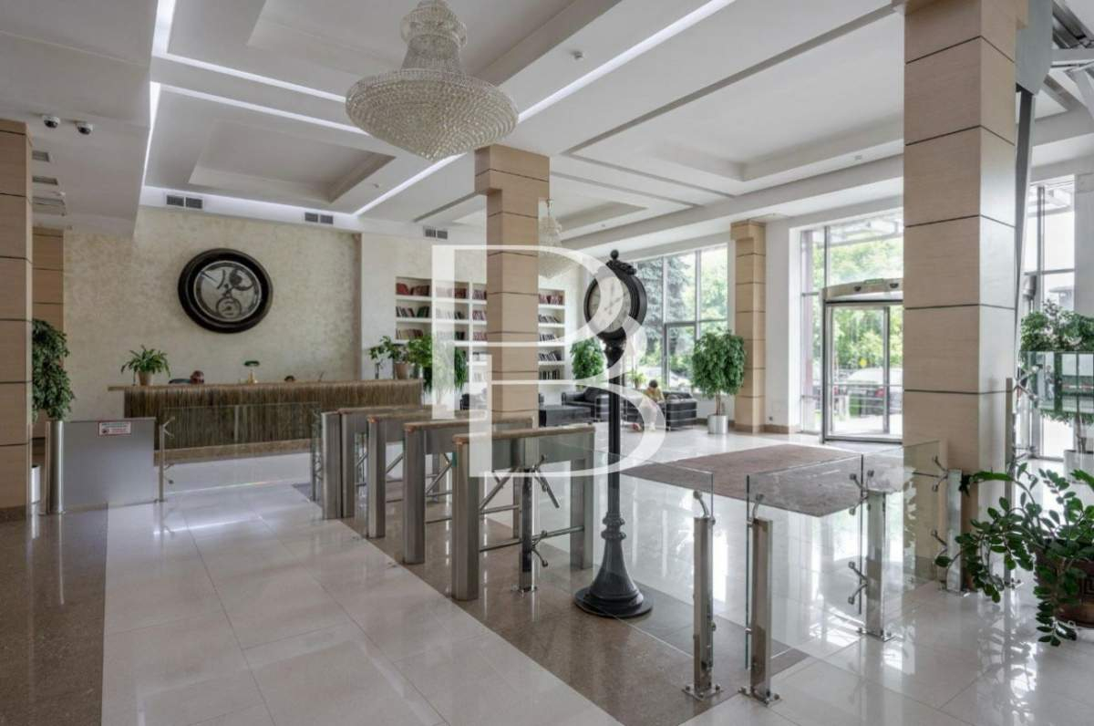 Сдам в аренду офис 1500 м.кв.