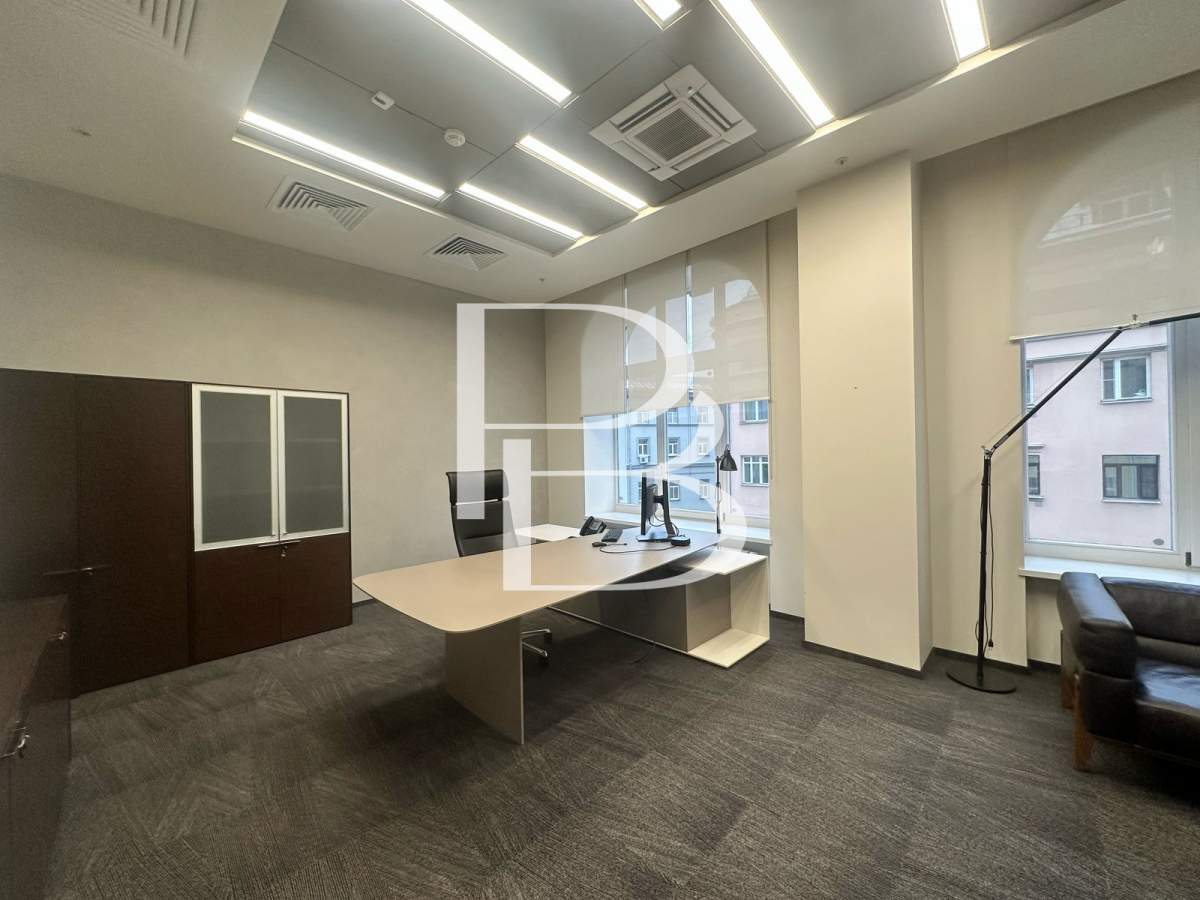 Сдам в аренду офис 1190 м.кв.