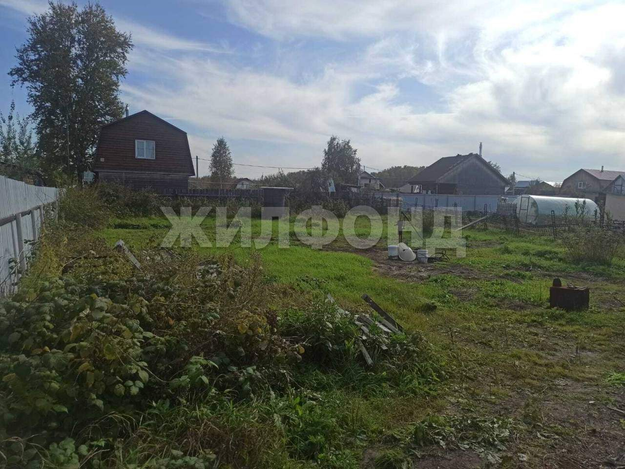 Продам земельный участок 600 м.кв.