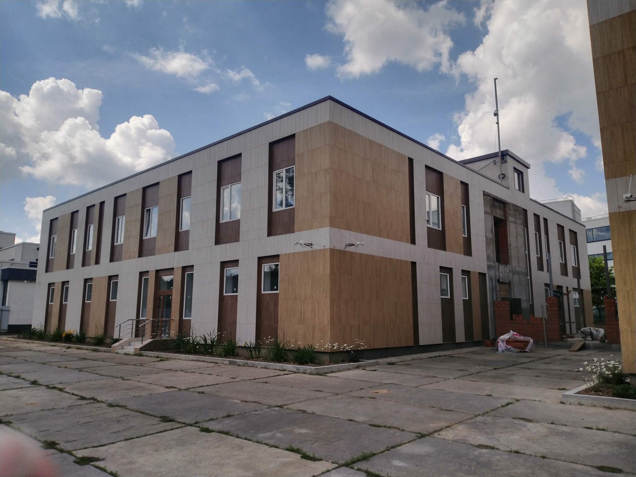 Сдам в аренду торговое помещение 3000 м.кв.