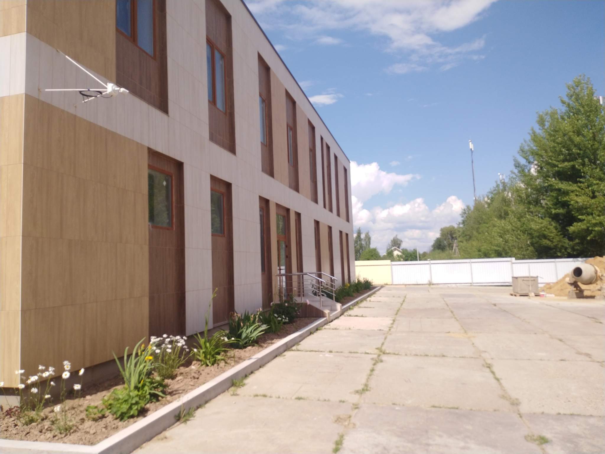 Сдам в аренду торговое помещение 3000 м.кв.