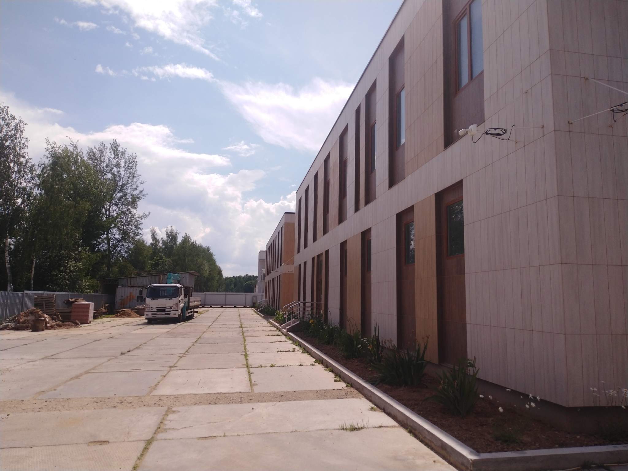 Сдам в аренду торговое помещение 3000 м.кв.