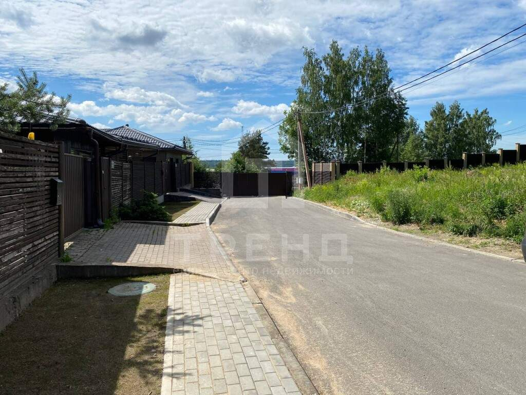 Продам земельный участок 1200 м.кв.