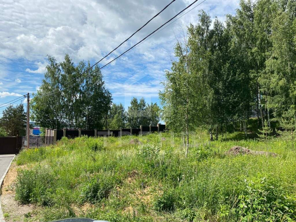 Продам земельный участок 1200 м.кв.