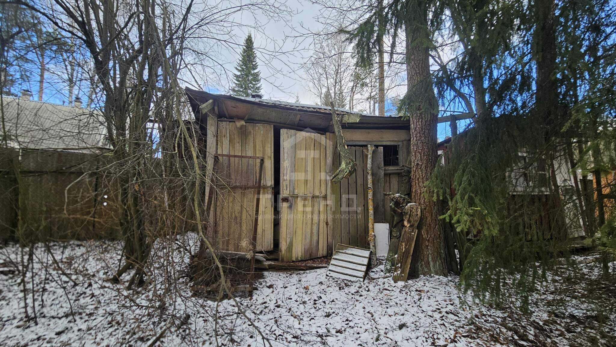 Продам земельный участок 650 м.кв.