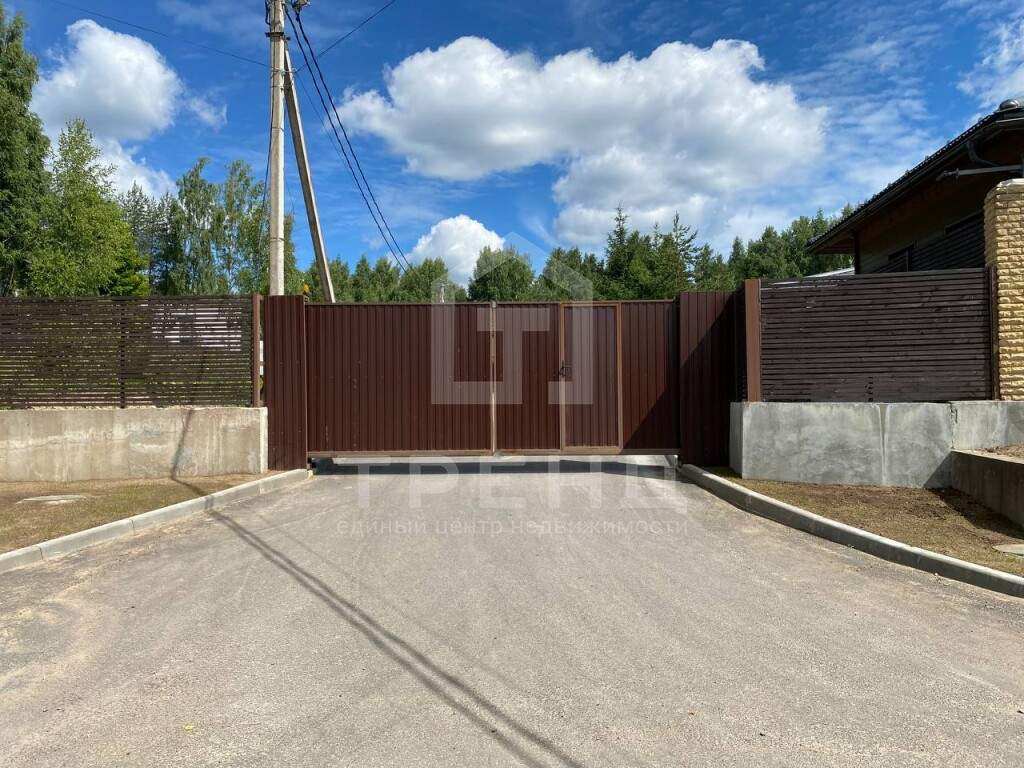 Продам земельный участок 1200 м.кв.