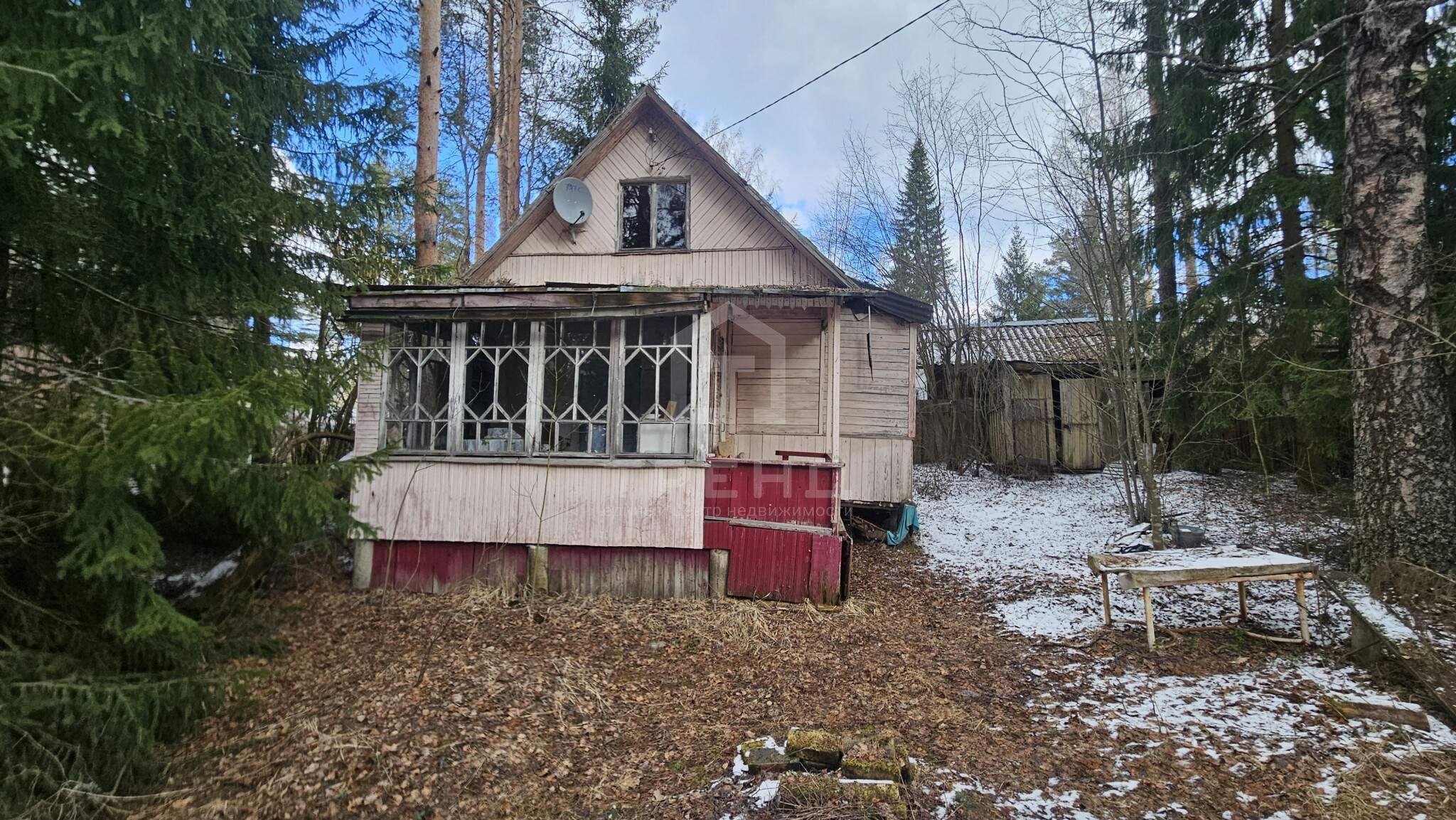 Продам земельный участок 650 м.кв.