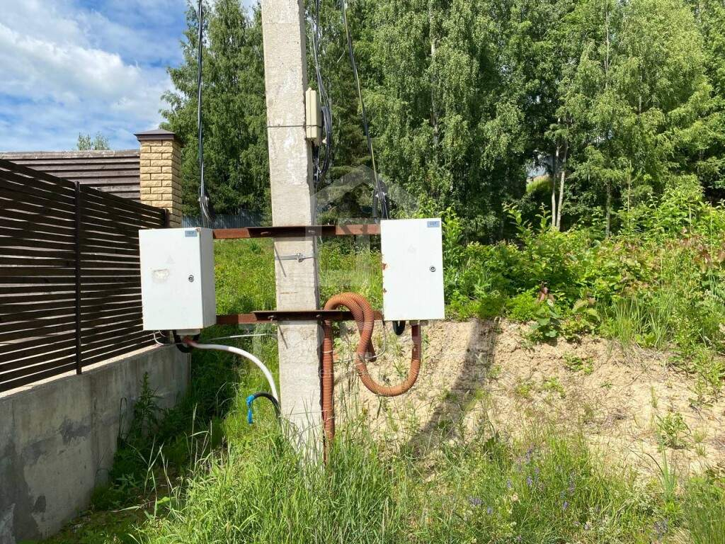 Продам земельный участок 1200 м.кв.