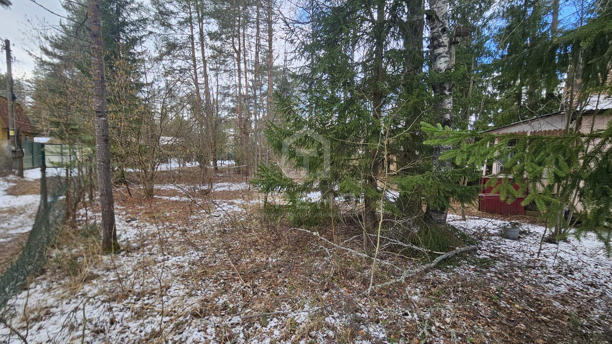 Продам земельный участок 650 м.кв.
