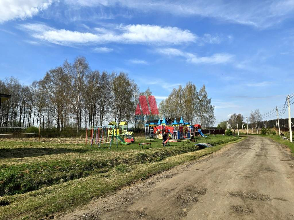 Продам земельный участок 1000 м.кв.