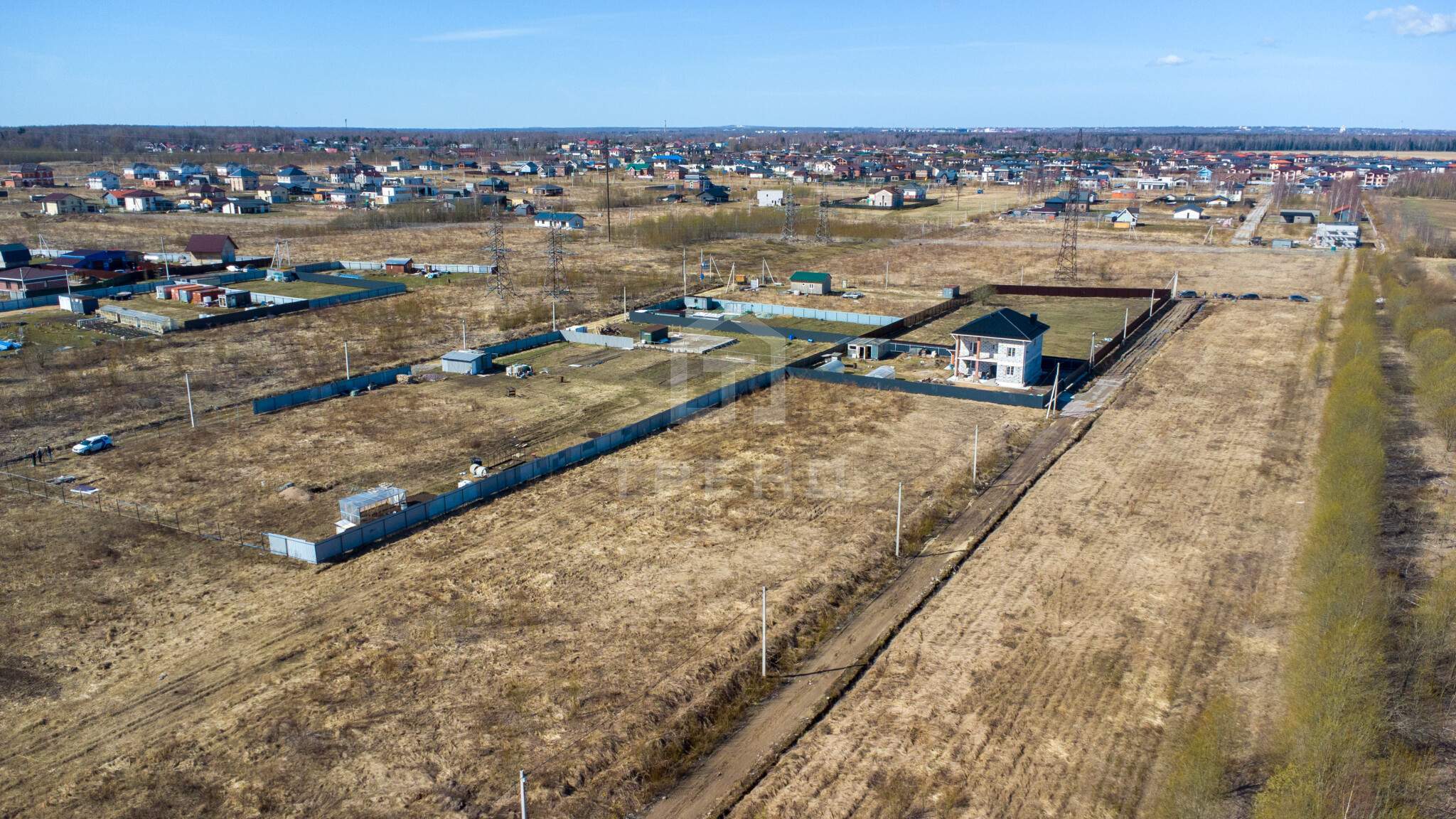 Продам земельный участок 1200 м.кв.