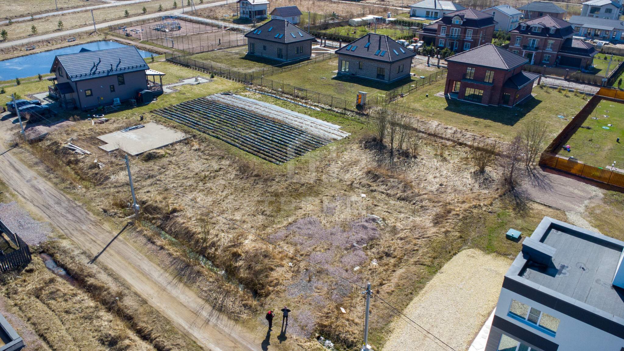 Продам земельный участок 1200 м.кв.