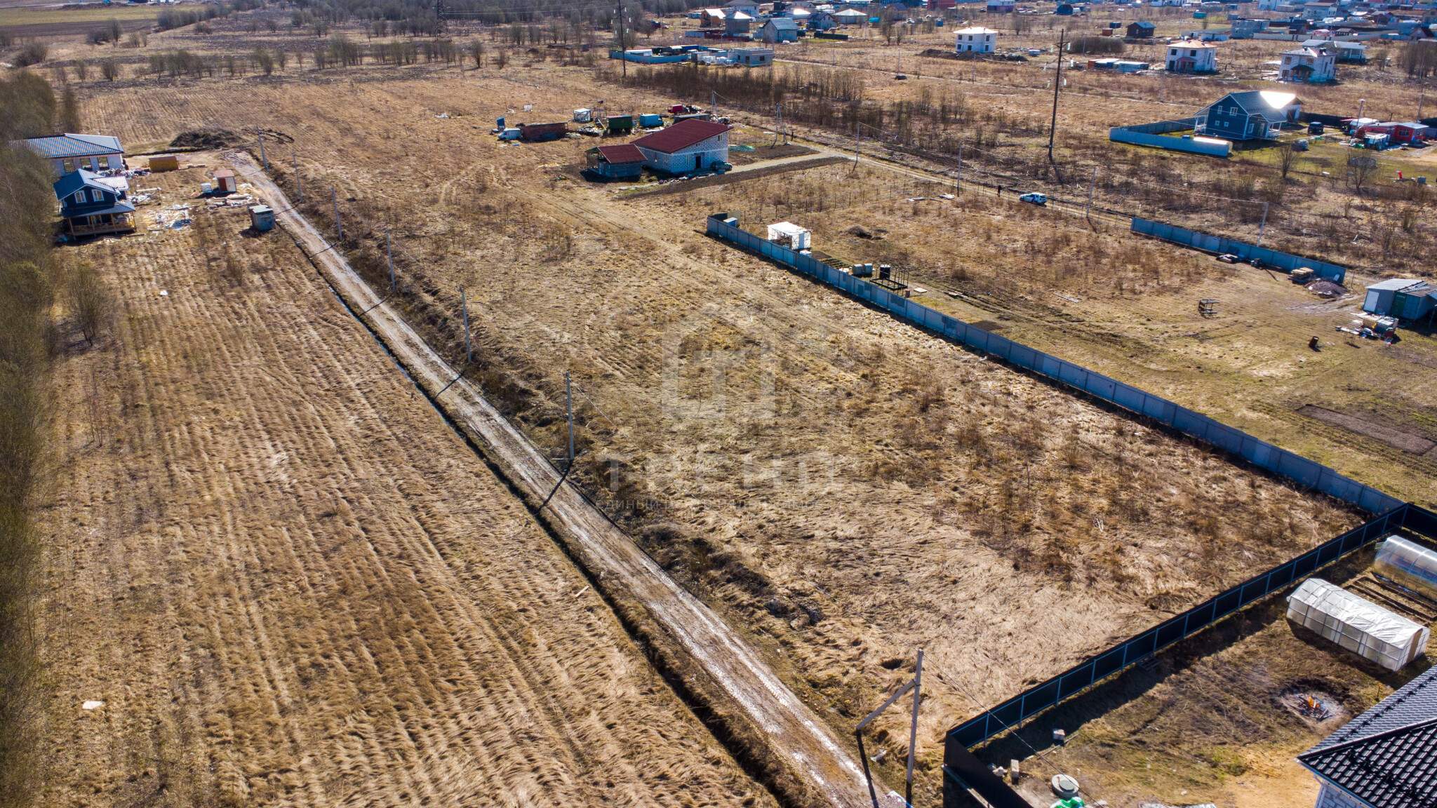 Продам земельный участок 1200 м.кв.