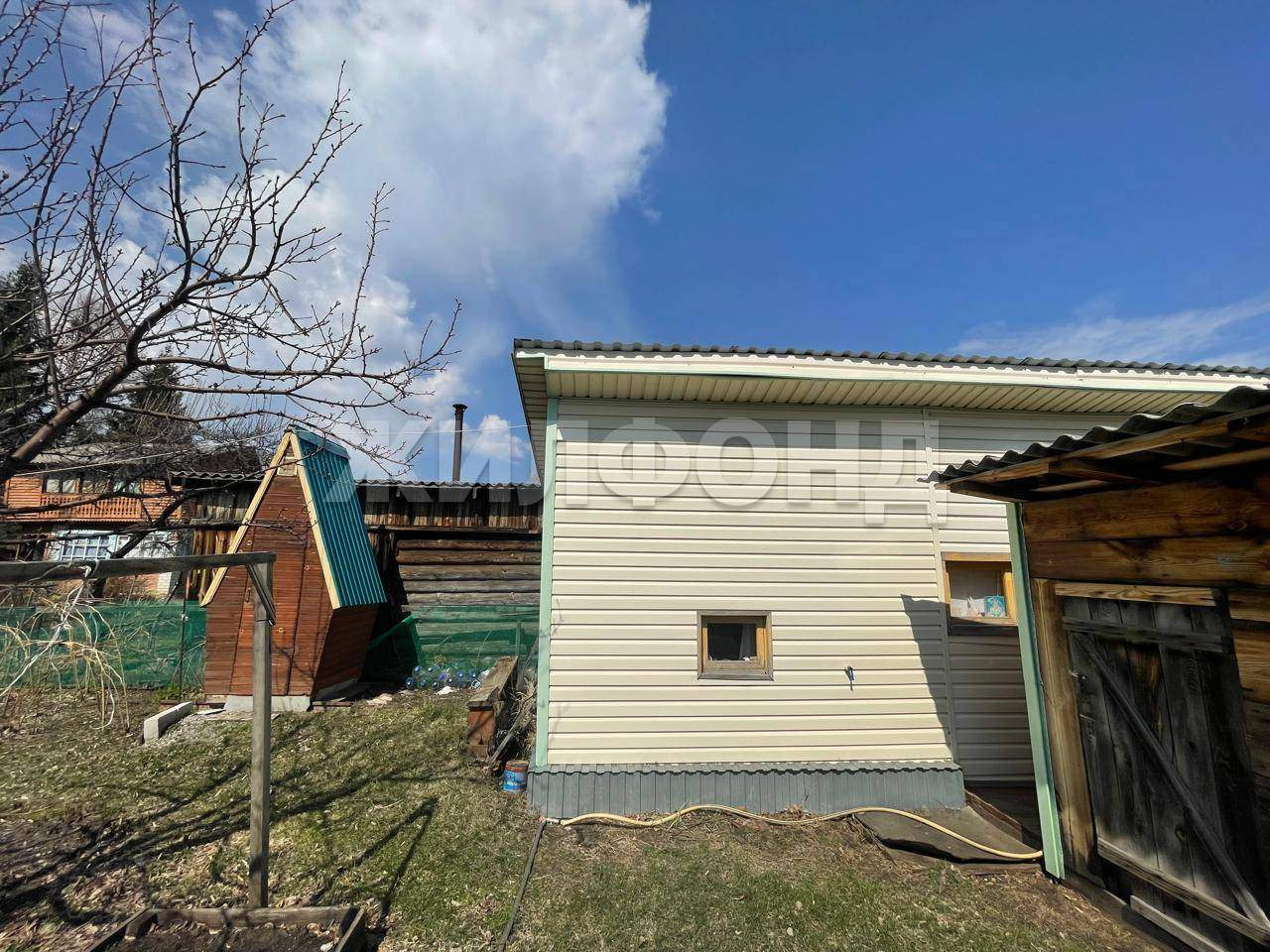 Продам земельный участок 600 м.кв.