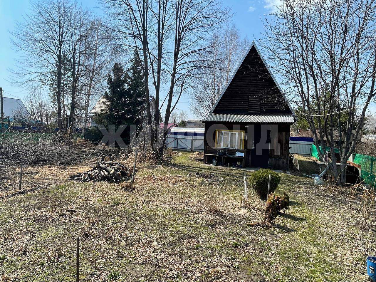 Продам земельный участок 600 м.кв.