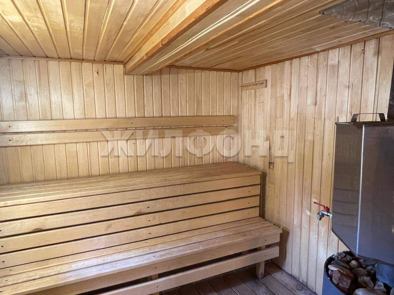 Продам земельный участок 600 м.кв.