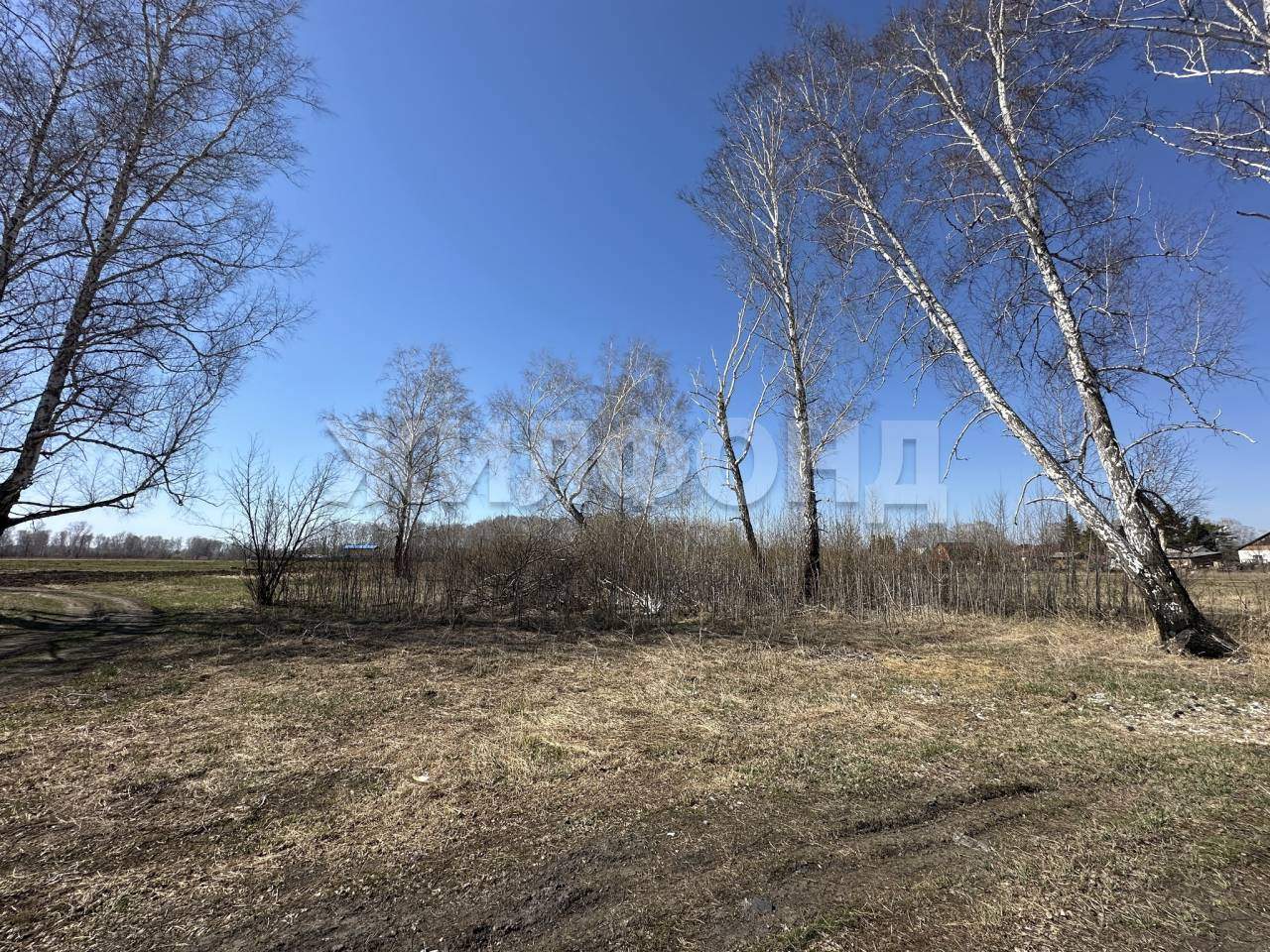 Продам земельный участок 1585 м.кв.