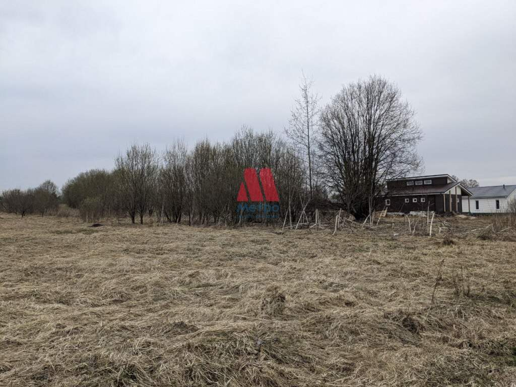 Продам земельный участок 1300 м.кв.