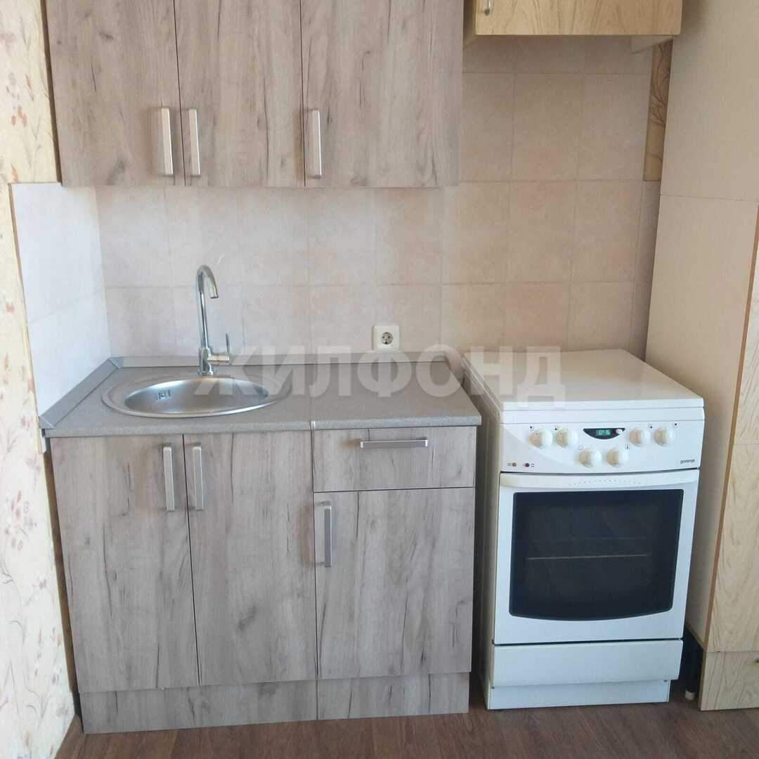 Квартира в аренду в Новосибирске, Героев Революции улица, 33 фото №0