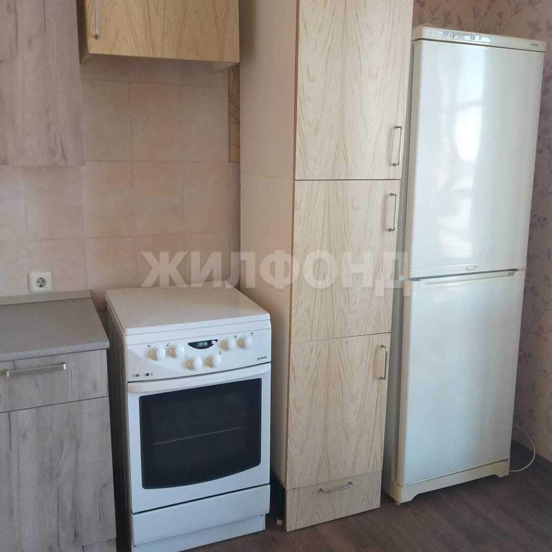Квартира в аренду в Новосибирске, Героев Революции улица, 33 фото №1