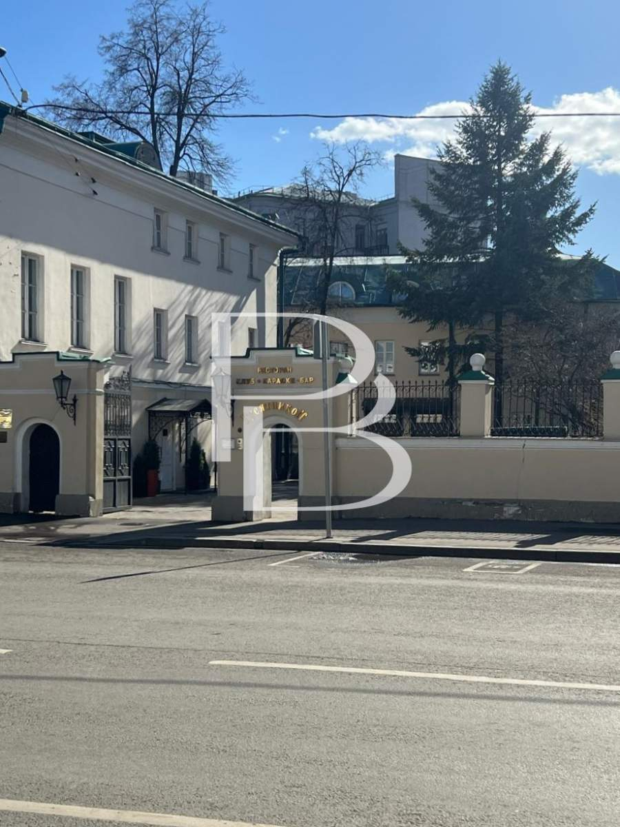 Сдам в аренду торговое помещение 710 м.кв.