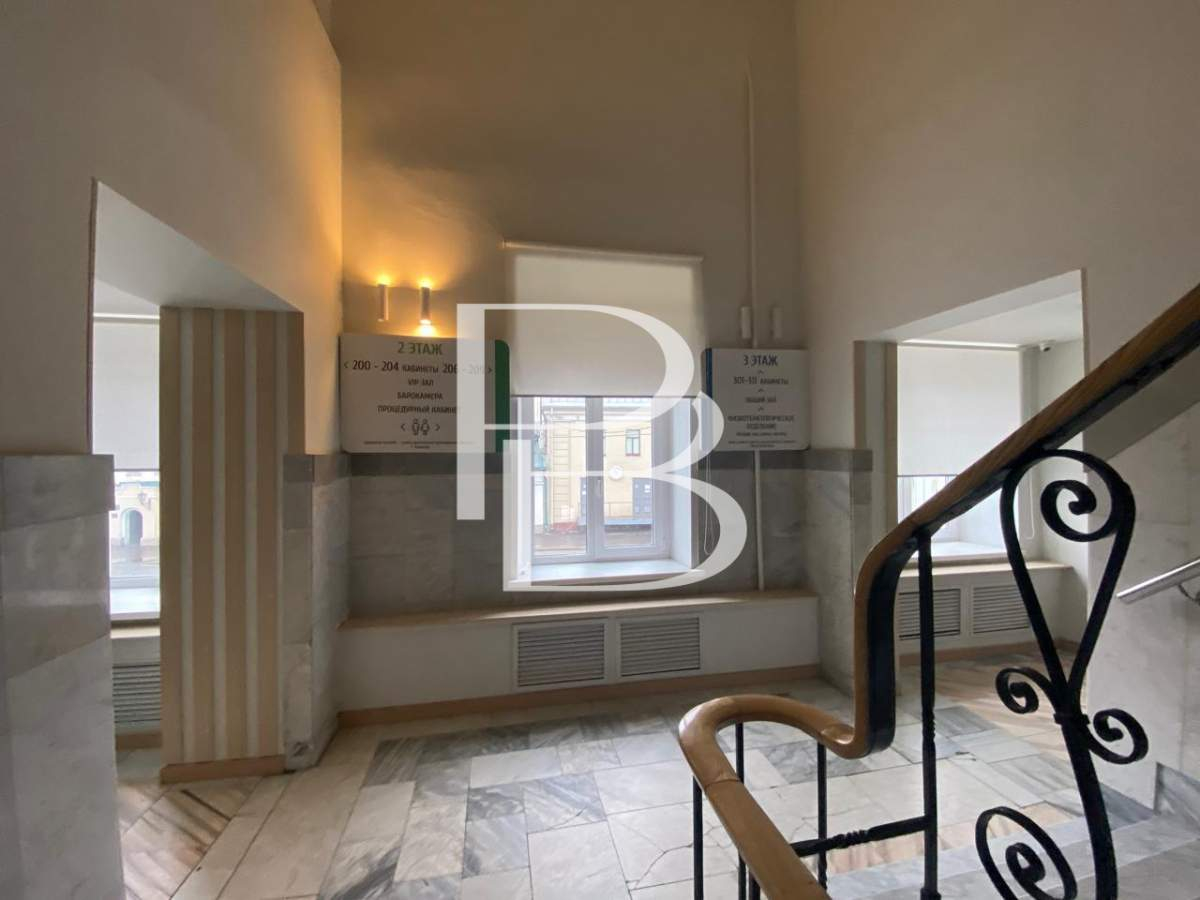 Сдам в аренду торговое помещение 710 м.кв.