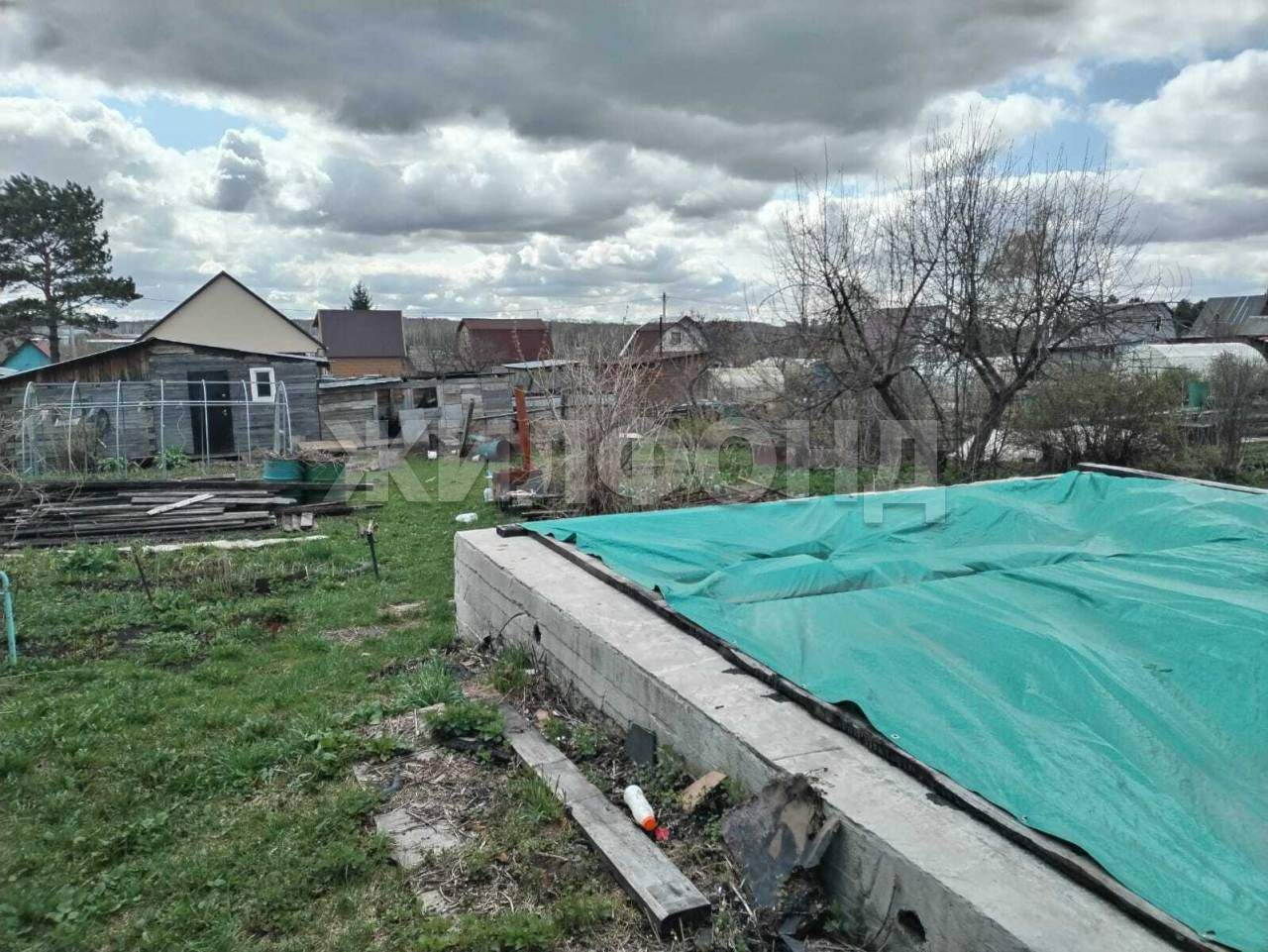 Продам земельный участок 700 м.кв.