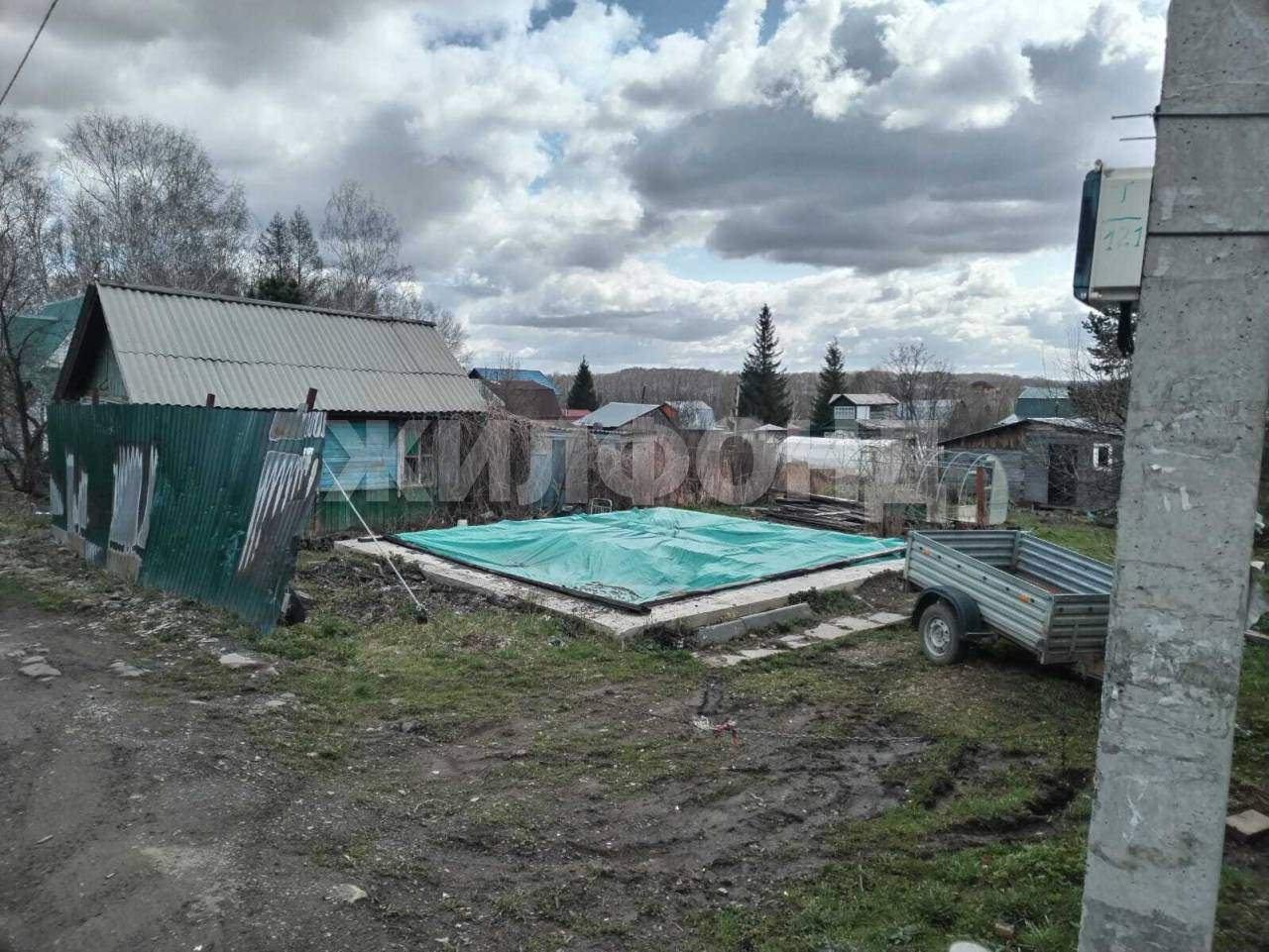 Продам земельный участок 700 м.кв.