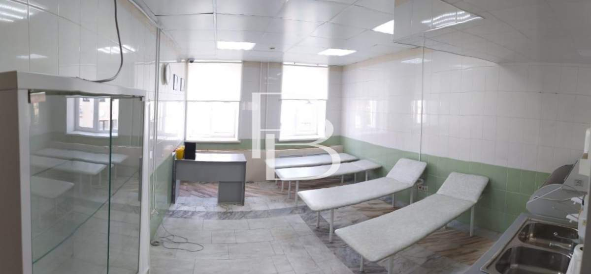Сдам в аренду торговое помещение 710 м.кв.