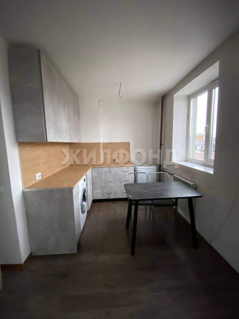 Квартира на продажу в Кызыле, Улуг-Хемская улица, 1